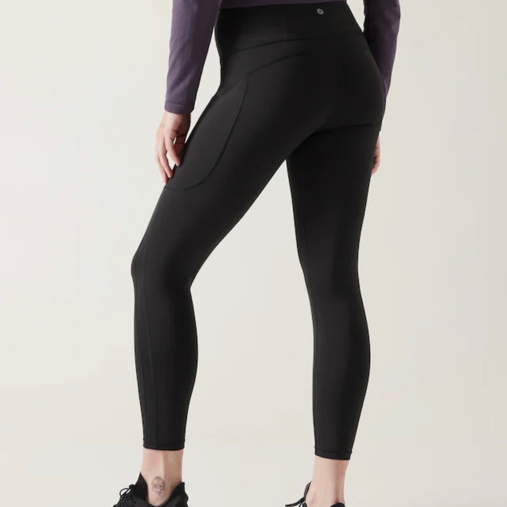 Athleta Ultimate Stash 7/8 Tight